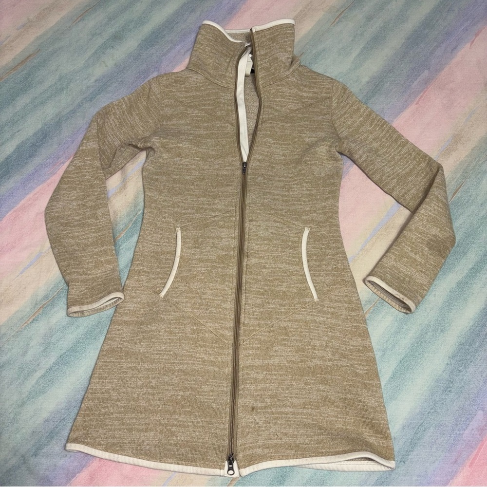 Patagonia Women’s Heathered tan fleece full zip jacket cardigan size M